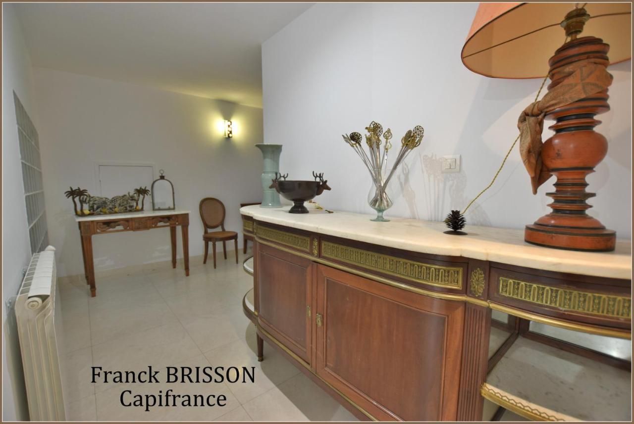 Patio2 Pezenas Centre Il Y A Plus Cher Mais C Est Moins Bien מראה חיצוני תמונה